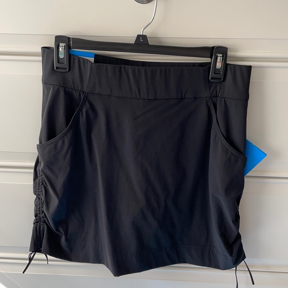 Women’s dri fit Columbia skirt